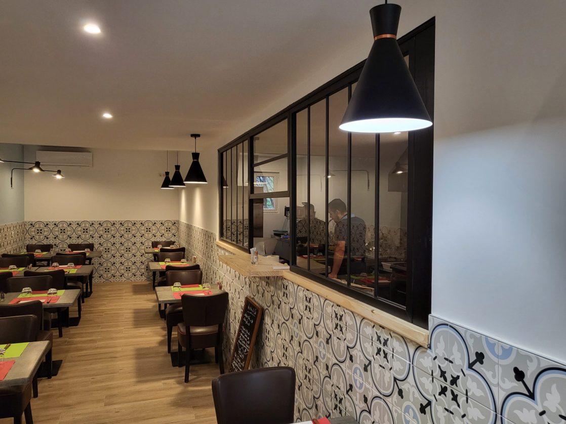 Lire la suite à propos de l’article TRANSFORMATION D’UN LOCAL EN RESTAURANT